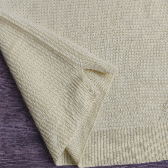 Pure Collection Cashmere lightweight Butter yellow ribbed knit sweater. Size 10 - Picture 4 of 5